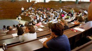 Más de 28.000 personas se enfrentan a las oposiciones de profesor de Secundaria y FP en Madrid