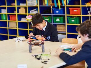 UGT afea que el Gobierno regional no muestre “interés por la educación salvo como herramienta política"