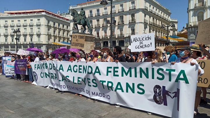 Las asociaciones feministas rechazan en Sol la nueva Ley Trans