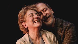 Isabel Ordaz y Santiago Molero protagonizan 'El beso' en el Teatro Español