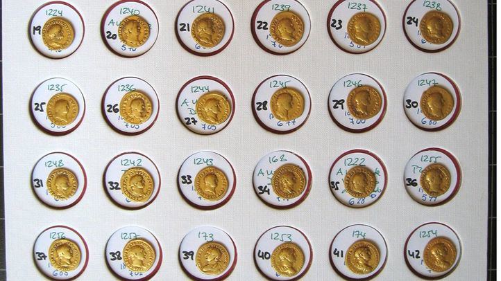 La Policía Nacional recupera un tesorillo de 90 monedas del Imperio Romano y detiene a 4 personas