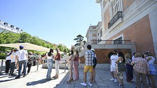 El Museo del Prado recupera sus largas colas para disfrutar del arte