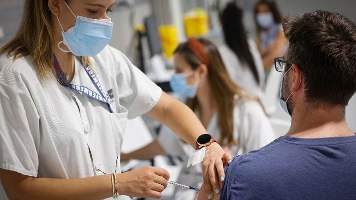 El próximo miércoles se abre la autocita para la vacunar a personas entre los 30 y 35 años