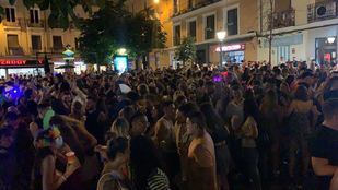 Chueca pone fin al Orgullo en una noche con nuevas aglomeraciones