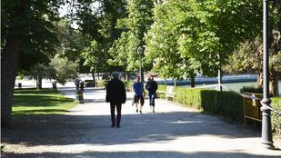 El Retiro y otros ocho parques mantendrán zonas balizadas este domingo por altas temperaturas