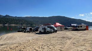 Sexto día de búsqueda de la niña desaparecida en el pantano de San Juan, para lo que trabajan drones