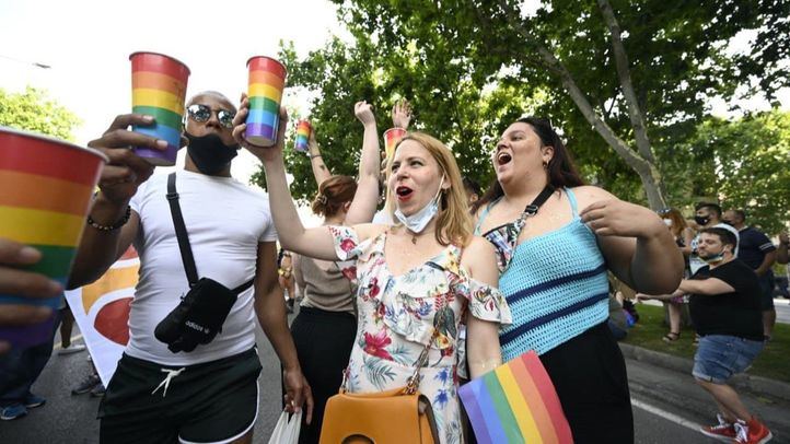 La marcha del Orgullo 2021 recorre el Paseo Del Prado