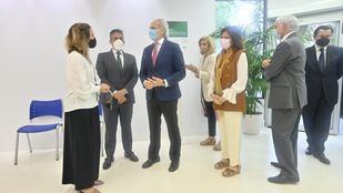 El Corte Inglés, Acciona y Santander empiezan a vacunar en Madrid