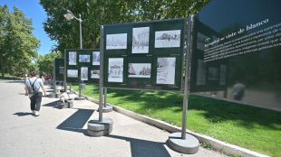 La exposición 'Re-Planta Madrid, la semilla que nos distingue' decora el Parque del Retiro