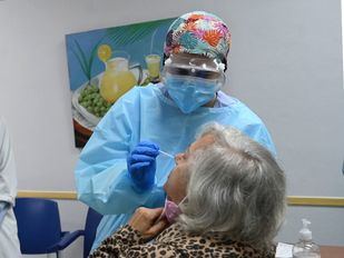 Continúan en aumento los nuevos positivos en Madrid con similar presión hospitalaria