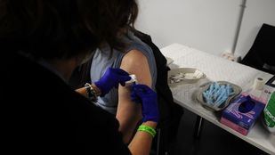 Los mayores de 25 años ya pueden pedir cita para vacunarse contra la Covid-19