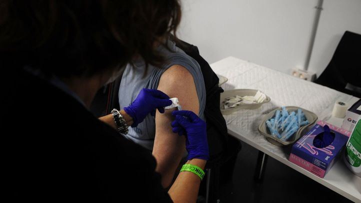 Los mayores de 25 años ya pueden pedir cita para vacunarse contra la Covid-19