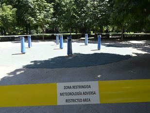 El Retiro y otros ocho parques de Madrid mantendrán zonas balizadas por altas temperaturas