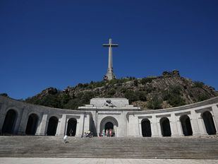 El Gobierno exhumará los restos de Primo de Rivera del Valle y decidirá sobre la Cruz