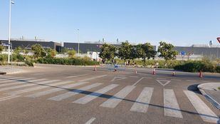 La "deficiente" señalización en el Zendal agrava la inseguridad vial de Valdebebas