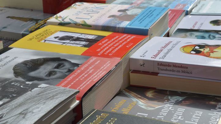 Puesto de libros en Gran Vía