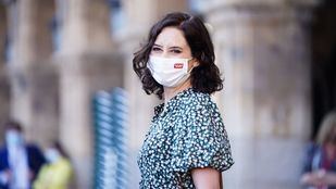 La presidenta de la Comunidad, recibida entre aplausos en Salamanca