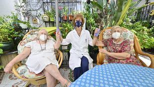 El Servicio de Ayuda a Domicilio mantiene su labor y compañía a mayores en verano