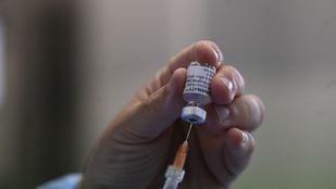 El Gobierno dice que necesita "evidencia científica" para las terceras dosis de la vacuna Covid