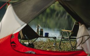 Equípate con todo lo necesario para ir de camping en familia