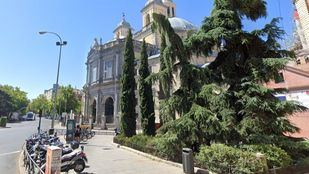 Detenida una mujer por abandonar a sus hijos de 2 y 4 años desnudos en la calle