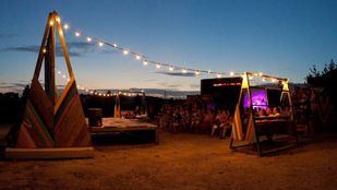 Cine de verano en Usera: un espacio levantado por vecinos gestionado por lo privado