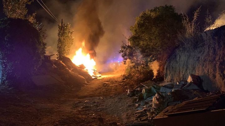 La acumulación de escombros en el incendio en el distrito de Fuencarral.