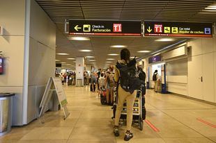 Barajas registró en julio 2,5 millones de pasajeros, un 57% menos que en el mismo mes de 2019