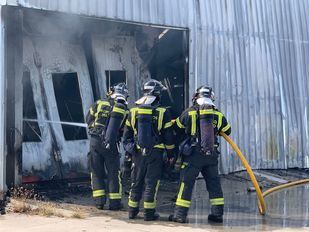 Un herido leve por quemaduras y un intoxicado por un incendio de vegetación en Torrelodones