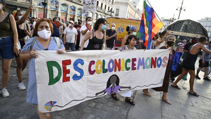 Manifestación y performance del EZLN en Madrid