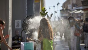 La AEMET mantiene la alerta naranja por altas temperaturas en el sur y este de la región este domingo