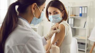 Madrid Salud ha puesto más de 85.000 dosis a empleados locales, personas vulnerables y población general