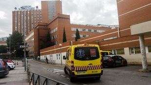 Aumentan las hospitalizaciones y los fallecidos en una jornada con 451 casos nuevos