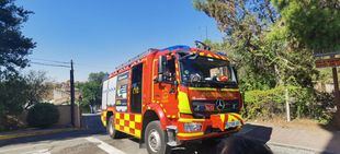 Cuatro dotaciones de Bomberos regionales, 3 de Agentes Forestales y un helicóptero siguen en el incendio de Ávila