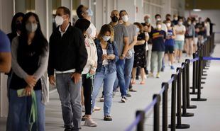 Casi 5 millones de madrileños tienen al menos una dosis de vacuna y el 72,9% las dos