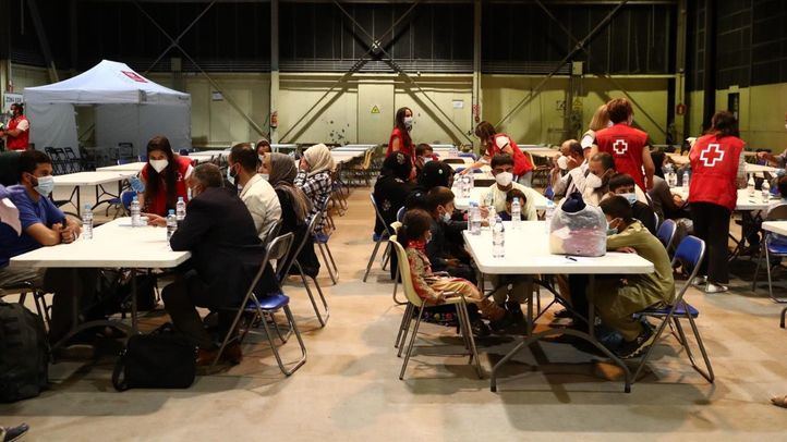 Llegada de afganos a la base aérea de Torrejón de Ardoz