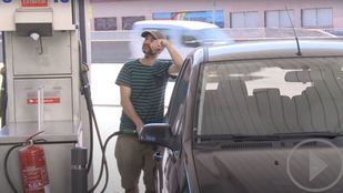 El precio de los carburantes cae pero sigue siendo más caro que hace un año