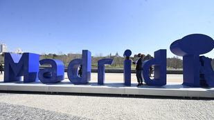Madrid, sin imagen icónica que la caracterice, es "víctima del turismo de sol y playa"