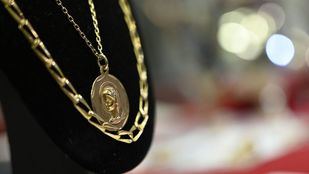 El Ayuntamiento subasta más de 2.000 objetos: "Hay piezas que han llegado a venderse por 2.000 euros"