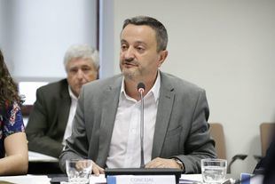 El PSOE exige conocer las condiciones de cesión del terreno a Nacho Cano y recuerda la amistad del músico con Ayuso