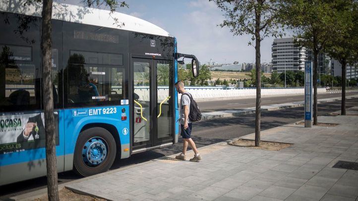 Parada de autobús en Valdebebas