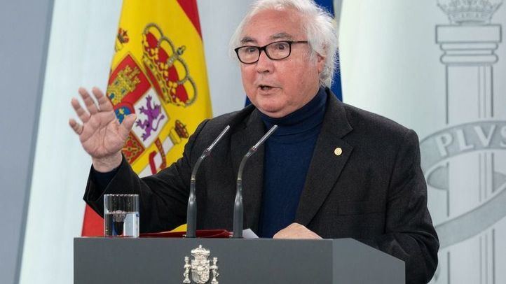 El ministro de Universidades, Manuel Castells, en una rueda de prensa en La Moncloa