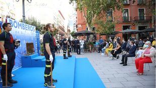 Madrid homenajea a los 10 bomberos fallecidos hace 34 años en el incendio de los Almacenes Arias