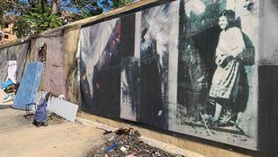 El mural homenaje a Robert Capa amanece quemado