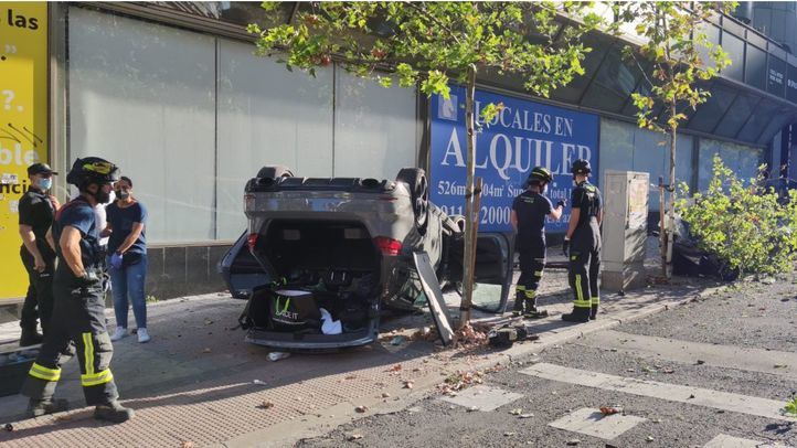 Un conductor pierde el control de su vehículo en María De Molina