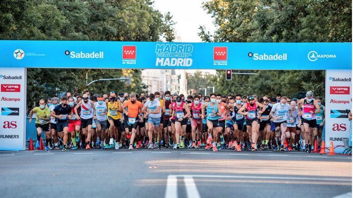 La carrera solidaria 'Madrid corre por Madrid' ha vuelto a la capital tras el parón de la pandemia