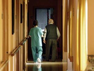 Cerca de un 5% del personal de residencias no ha querido vacunarse