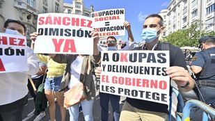 Centenares de personas reclaman frente al Congreso una ley antiocupas