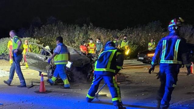 Los servicios de Emergencias intentan reanimar al conductor