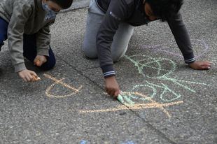 La Comunidad permitirá el deporte al aire libre sin mascarilla en los colegios